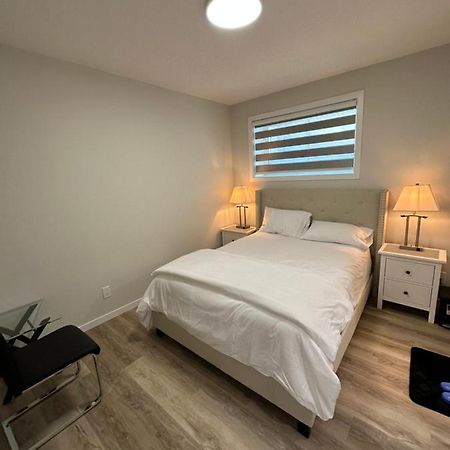 2 Bedroom 2 Washrooms Brand New Beautiful & Cozy Suite YYC Eksteriør billede