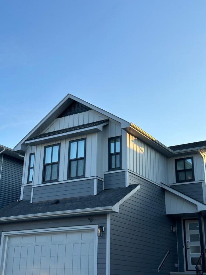 2 Bedroom 2 Washrooms Brand New Beautiful & Cozy Suite YYC Eksteriør billede