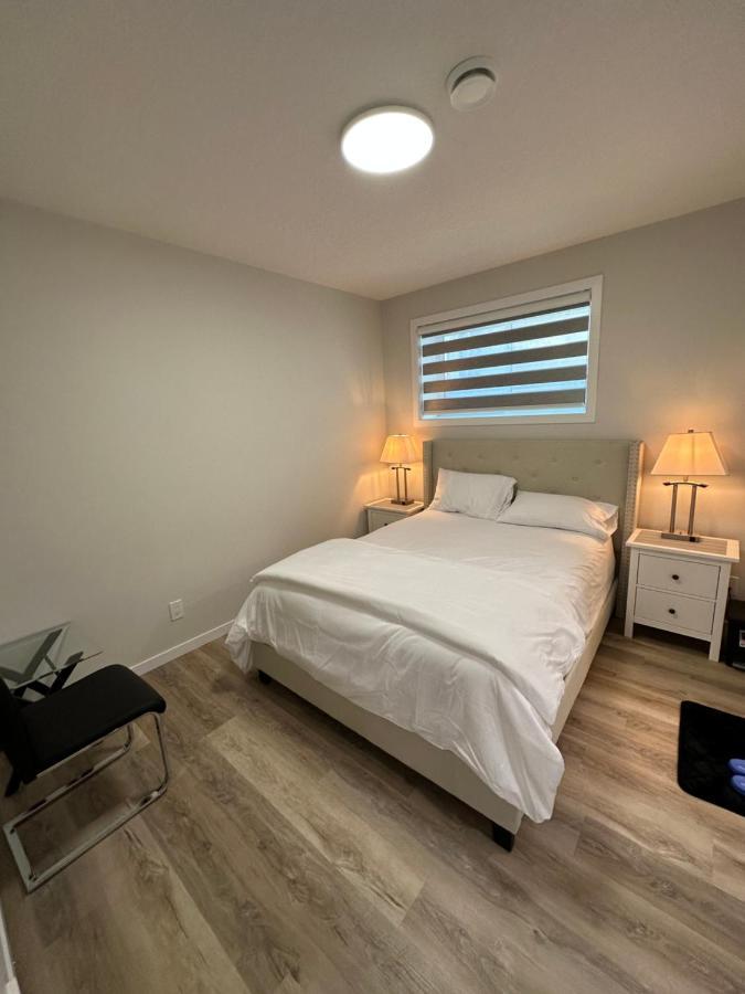 2 Bedroom 2 Washrooms Brand New Beautiful & Cozy Suite YYC Eksteriør billede