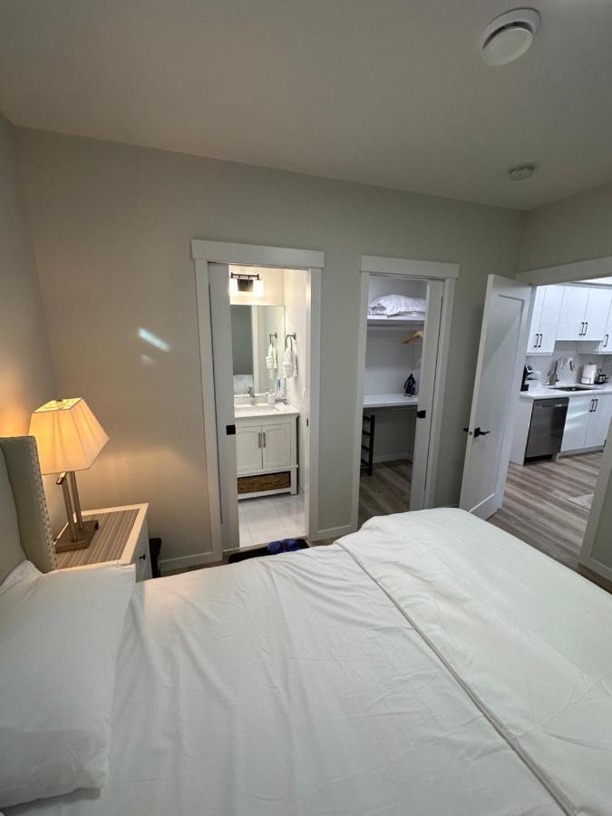 2 Bedroom 2 Washrooms Brand New Beautiful & Cozy Suite YYC Eksteriør billede