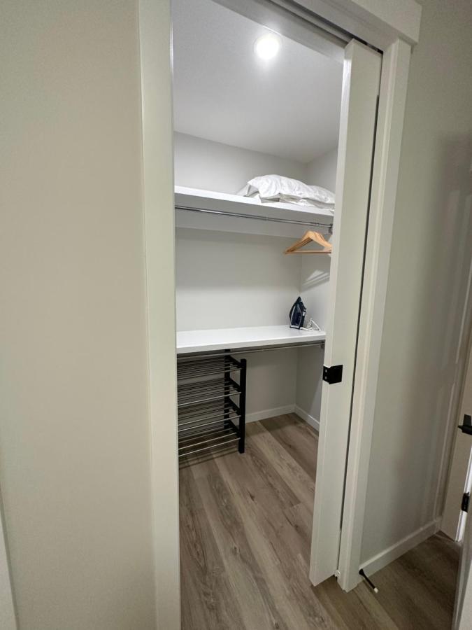 2 Bedroom 2 Washrooms Brand New Beautiful & Cozy Suite YYC Eksteriør billede